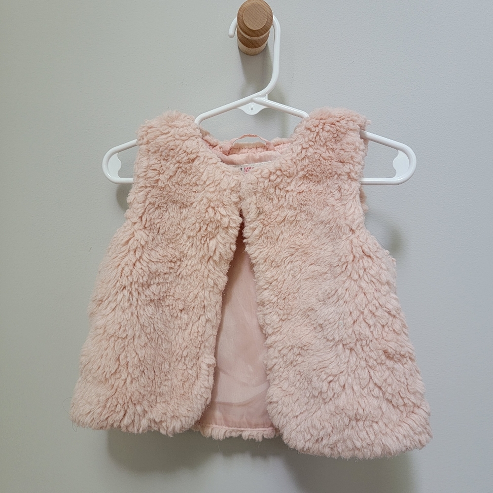 H&M Girls Faux Fur Light Pink Vest, Size 1.5-2 Years